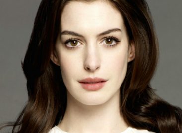 Las fotos íntimas de Anne Hathaway y su pareja sacuden a Hollywood