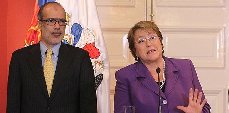 Renunció el ministro de Hacienda de Chile tras críticas de Bachelet