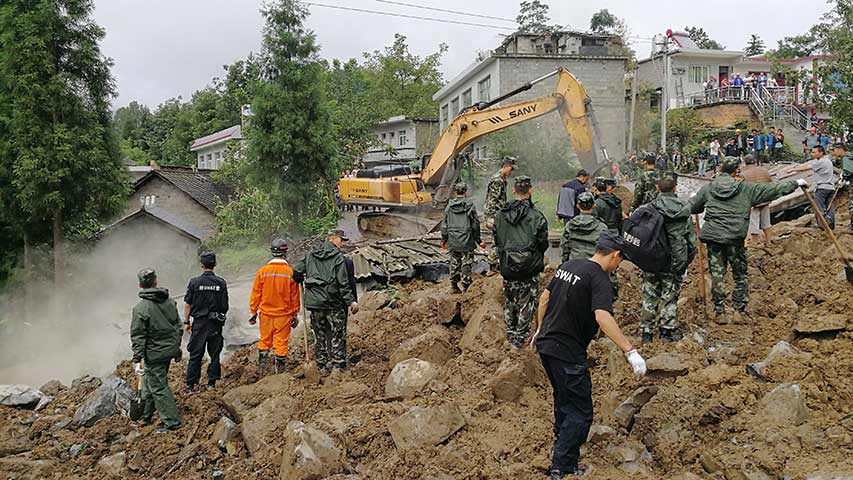 Suben a 17 los muertos por deslizamiento de tierras en el suroeste de China