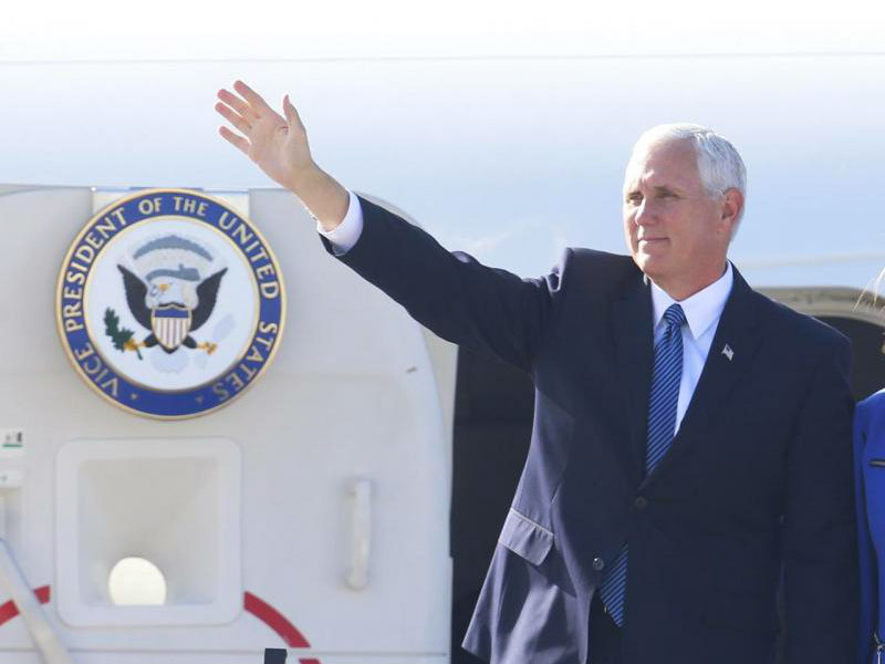 Relevan a equipo de seguridad de Pence por llevar mujeres a hotel en Panamá