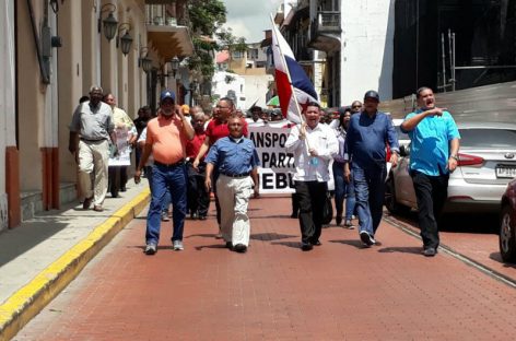 Transportistas marcharon hasta sede de la Presidencia