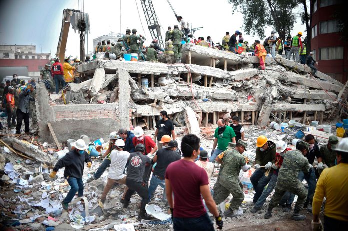 Ya suman 333 muertos por el terremoto en México