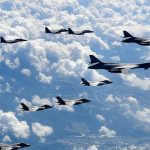 Bombarderos y cazas estadounidenses volaron cerca de la costa de Corea del Norte