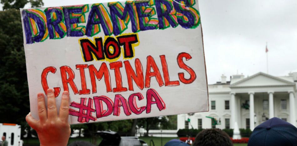 Trump deroga programa de Obama y deja deportación de “dreamers” en manos del Congreso