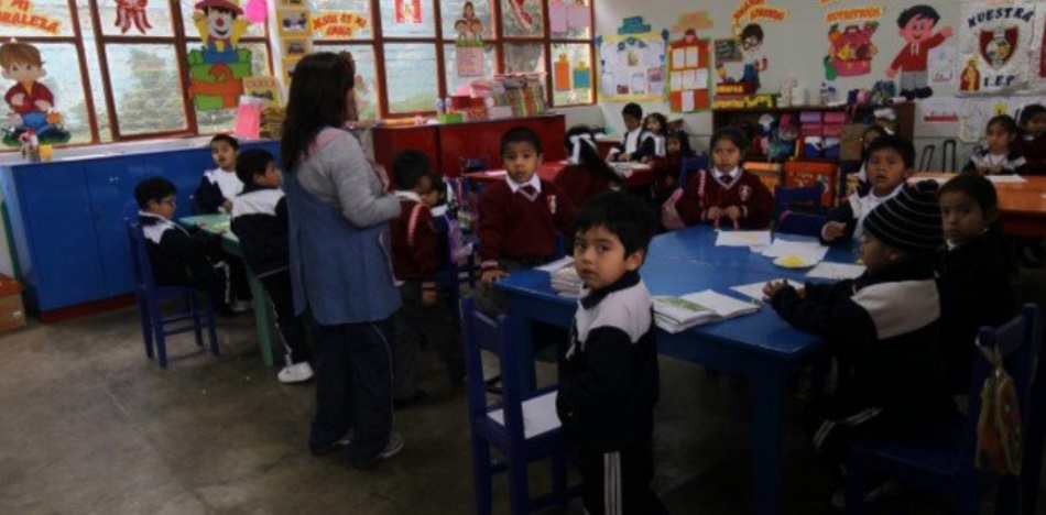 Perú: crean plataforma virtual para estudiantes afectados por huelga de maestros