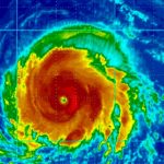 Vientos del huracán Irma aumentaron a categoría tres