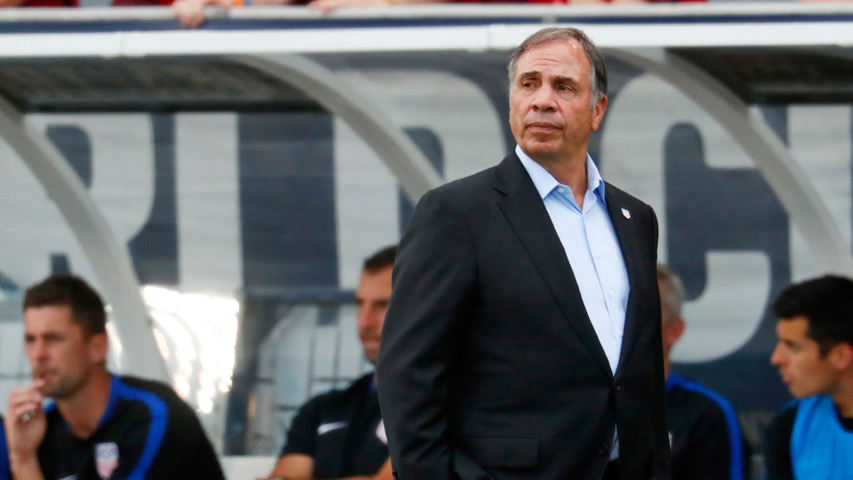 Bruce Arena renunció a la selección de Estados Unidos