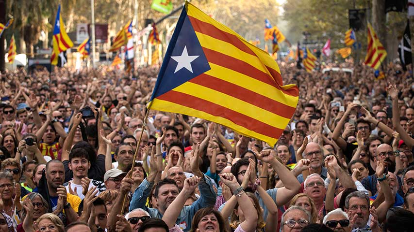 China sigue la crisis catalana y reitera su apoyo al Gobierno español