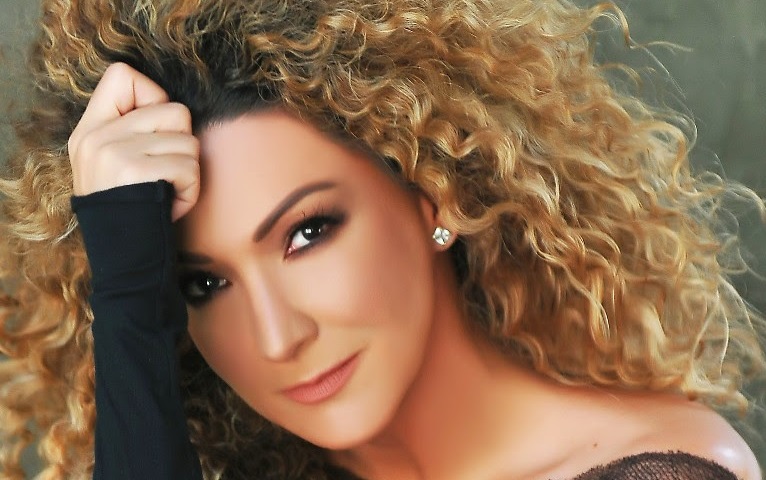 Erika Ender al Salón de la Fama de los Compositores Latinos