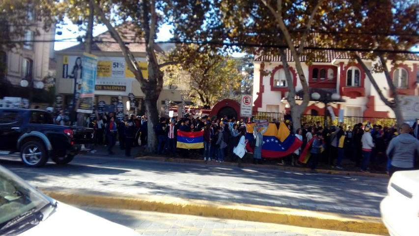 Venezolanos lideran solicitudes de residencia en Chile en 2017