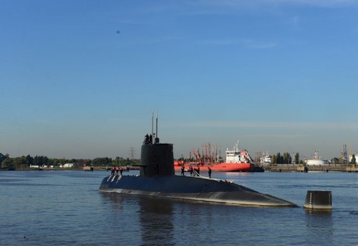 Sin señales de submarino argentino perdido en medio de temporal en Atlántico Sur