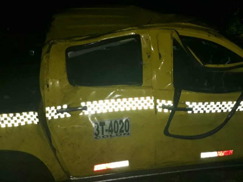 Un muerto tras choque y vuelco en Colón