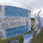 Dolor y llanto de familiares de submarinistas tras confirmarse la explosión