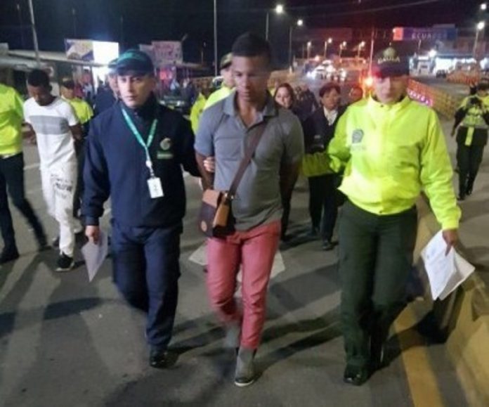 En Ecuador capturaron a presunto asesino de líder social colombiano