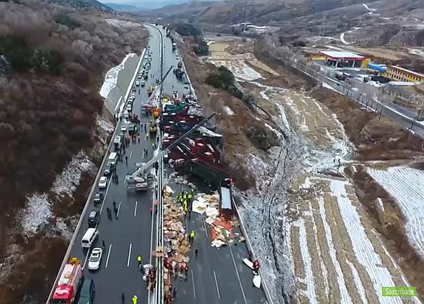 18 personas murieron en accidente de tráfico múltiple al este de China