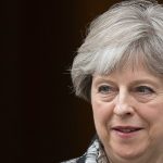 Comparecen 2 acusados ante un tribunal por un complot para asesinar a Theresa May