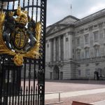 Detuvieron a un hombre por intentar saltar el muro del palacio de Buckingham