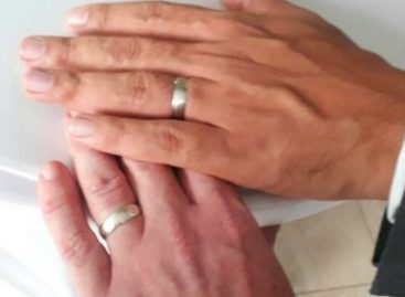 Una pareja gay contrajo nupcias en residencia del embajador británico en Panamá