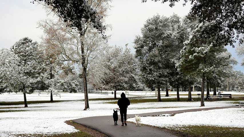 Ola de frío causa cancelaciones de vuelos y evacuaciones en centro de China