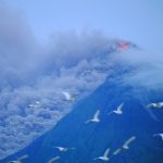 El volcán filipino Mayon vierte lava y amenaza con una erupción explosiva