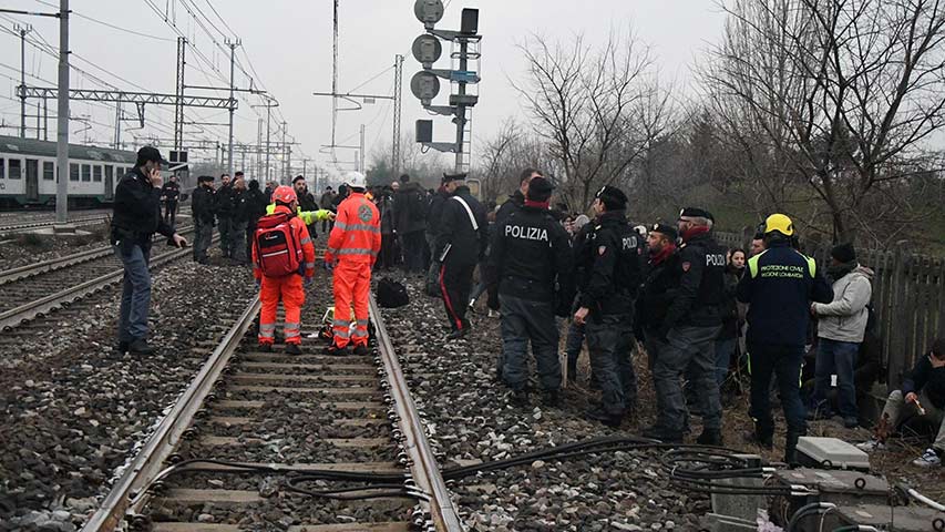 Cifra de muertos tras descarrilamiento de tren en Milán subió a tres