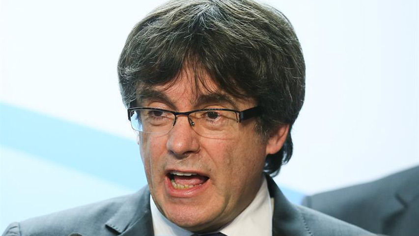 Gobierno español celebró que se aplace investidura de Puigdemont