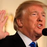 Trump promete revisar las leyes de difamación de Estados Unidos y atacó a los medios