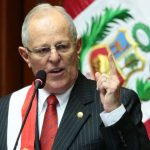 Presidente de Perú pide evaluar el aumento del sueldo mínimo