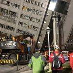 Taiwán investigará construcción de edificio hundido por sismo
