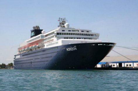 Panamá despidió con destino incierto a los dos cruceros que llevan pacientes con Covid-19