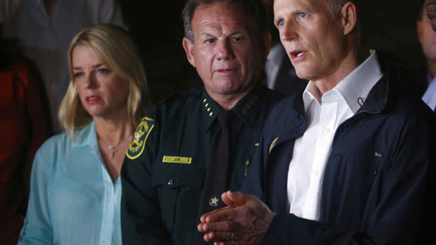 Gobernador de Florida desea que exista una “verdadera conversación” sobre armas