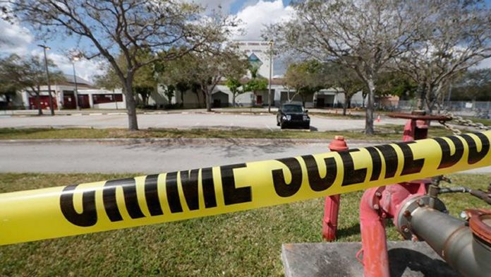 Condado de Florida donde ocurrió tiroteo tendrá agentes con rifle en escuelas