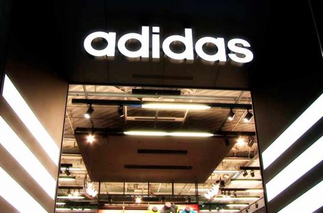 Tribunal UE dio la razón a Adidas contra marca con dos bandas sobre el calzado