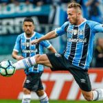 Barça anunció opción para fichar a Arthur en julio de 2018