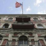 Rusia expulsó a 60 diplomáticos de Estados Unidos y cerró consulado