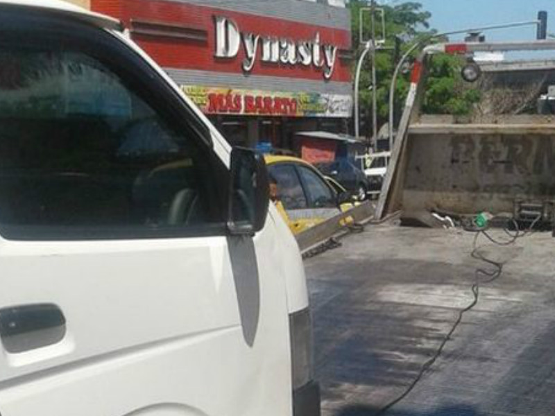 taxis y buses piratas