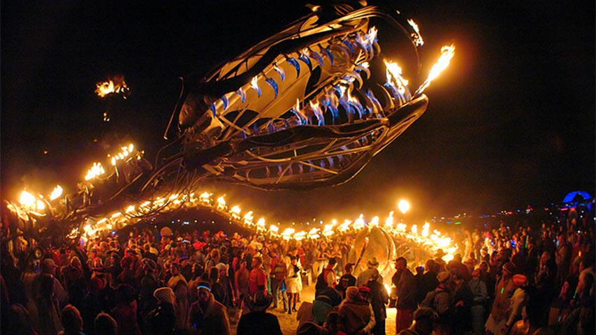 Cuatro muertos y cerca de 1.800 heridos durante fiesta del fuego en Irán