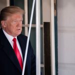 Donald Trump arribó a California para revisar prototipos del muro