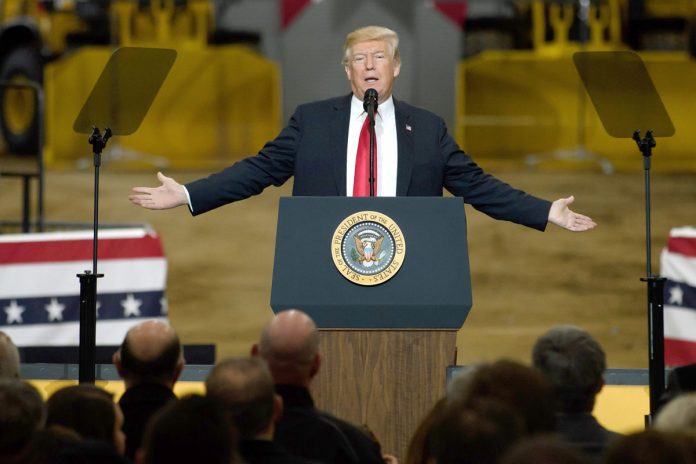 Trump acusó a China y Rusia de jugar el juego de la devaluación de divisas