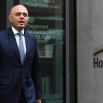 May nombró a Sajid Javid ministro británico de Interior tras dimisión de Rudd