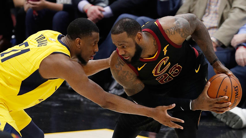 James pone a Cleveland en semifinales de la NBA