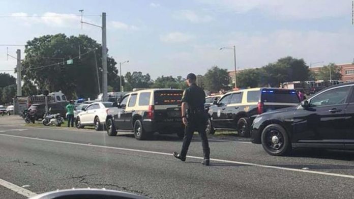 Un estudiante resultó herido de un disparo en un colegio en Florida