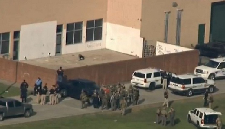 Tiroteo en Texas: Detuvieron al hombre armado que irrumpió en escuela