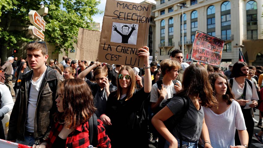 Funcionarios franceses organizan su tercera huelga contra Macron