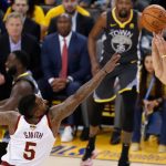 Curry con nueve triples lideró a Golden a su segunda victoria