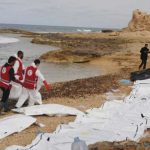 11 migrantes murieron tras naufragar precario bote frente a Túnez