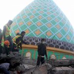 Continúan las tareas de rescate en Indonesia tras el terremoto