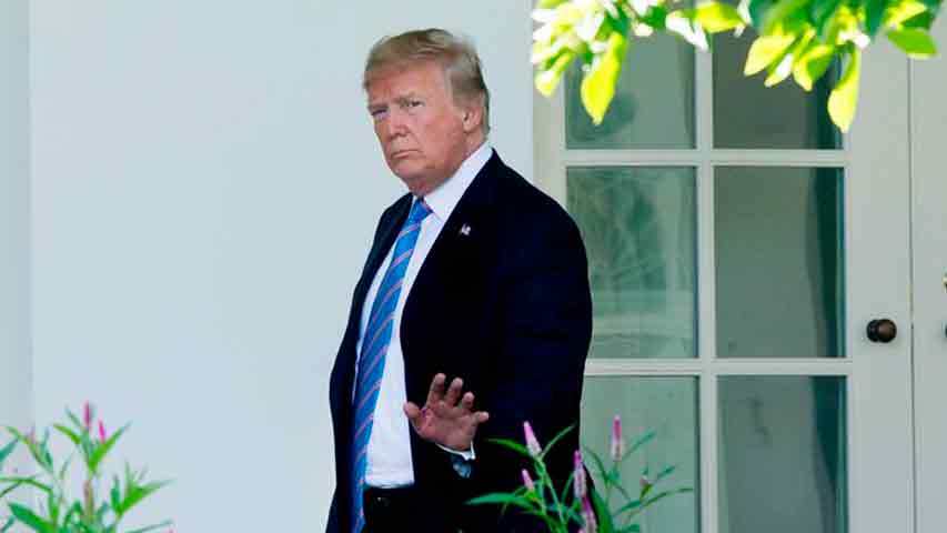 Trump reiteró su apoyo a Manafort pero eludió abordar un posible indulto