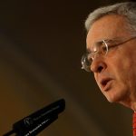 Álvaro Uribe dio marcha atrás y frena su renuncia al Senado