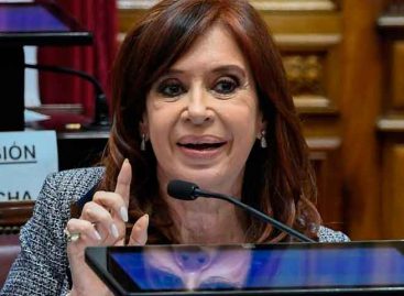 Juez citó a Cristina Fernández para ampliar declaración en causa por sobornos